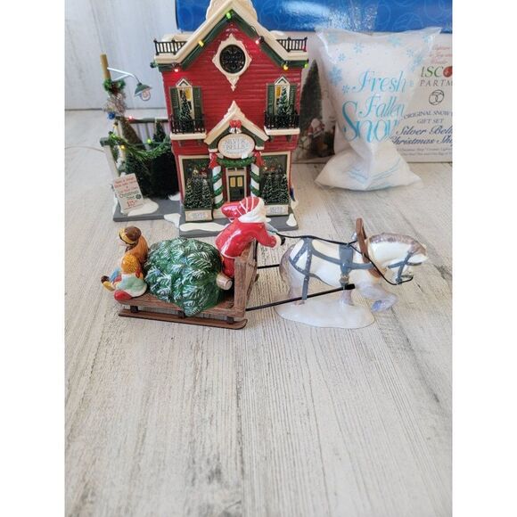 Dept 56 55040 Silver Bells Christmas Shop xmas village accessory - Picture 7 of 15